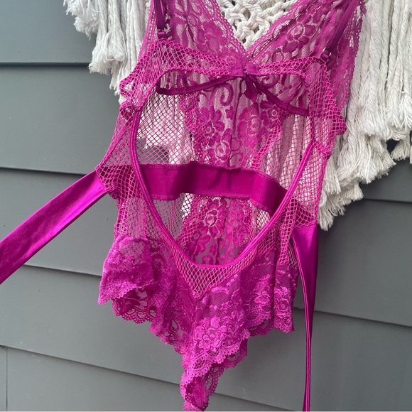 Hot Pink Fishnet Sexy Bodysuit with Stretchy ribbon now in back 🎀 lace - Picture 4 of 8